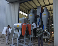 茂恒機械2019款大產(chǎn)量復(fù)式精選機裝車發(fā)貨